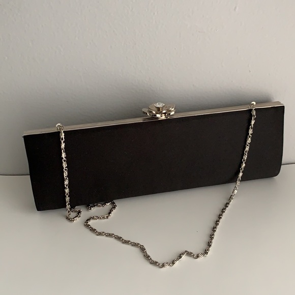 Clutch - Picture 2 of 4